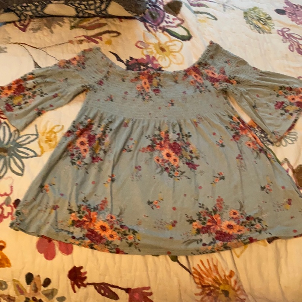 Teens  off the shoulder top With Blair three-quarter sleeves
